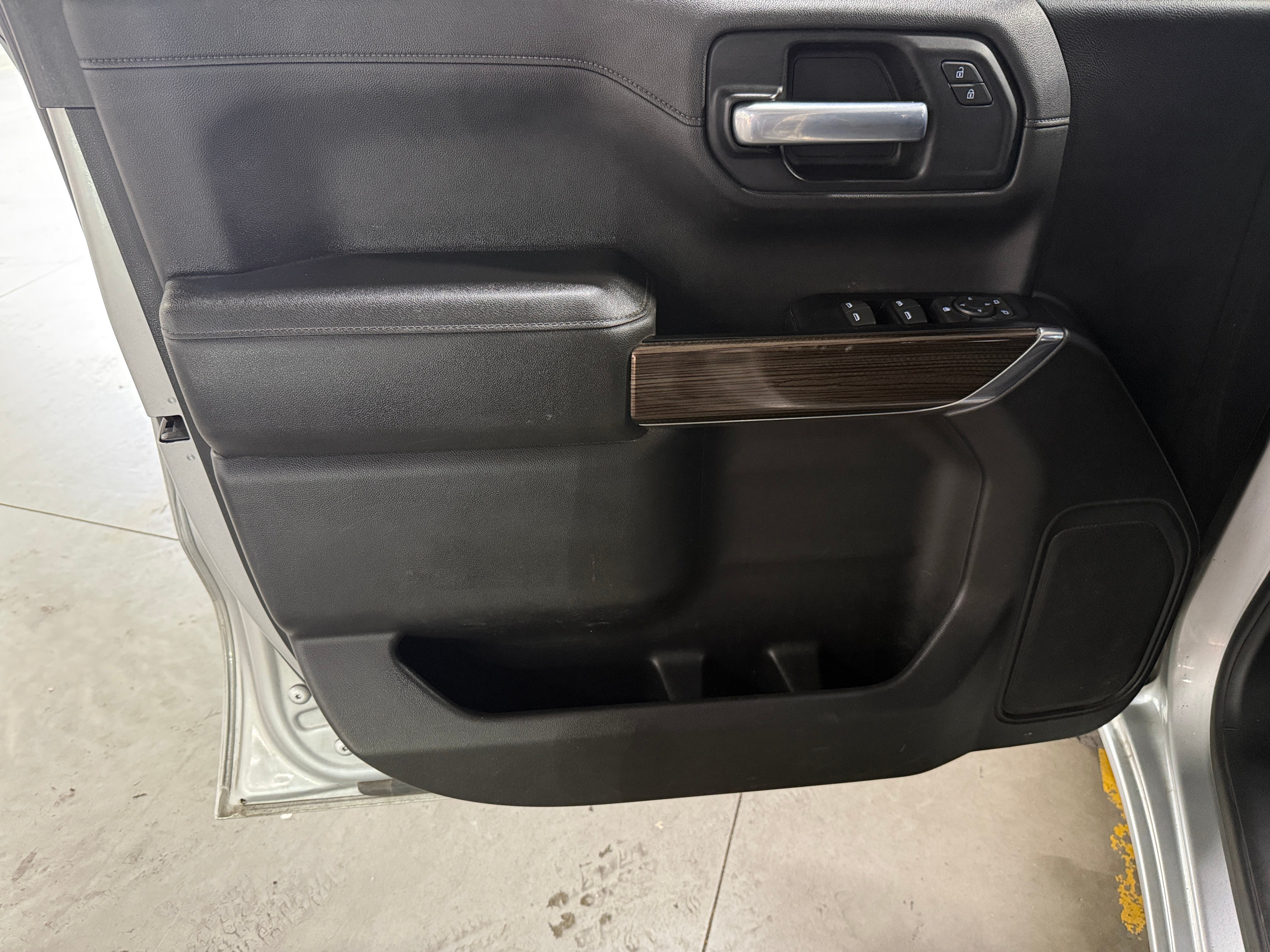 chevrolet silverado 1500 2019 1GCRYEED1KZ240875 image